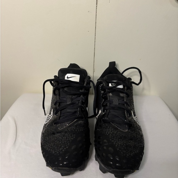 Nike Women’s Black Soccer Shoes - Picture 1 of 5